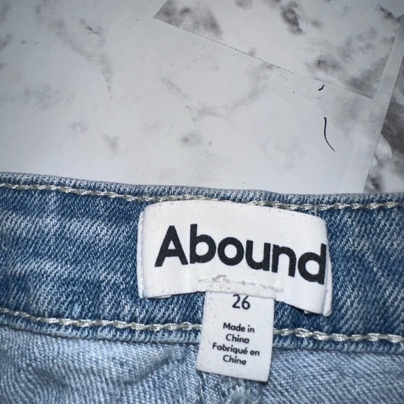 Abound Light Wash Distressed Cuffed‎ Denim Shorts Size 26 - Picture 5 of 6